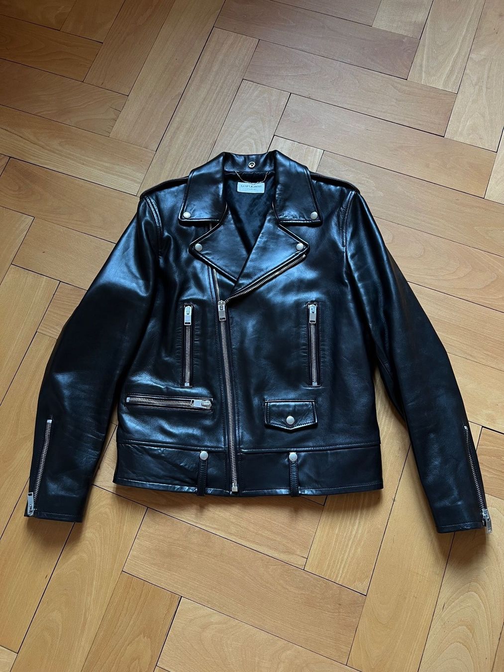 Saint Laurent Giacche: Saint Laurent Leather Biker Jacket – Usato da Zürich venduto da Claus-Zr