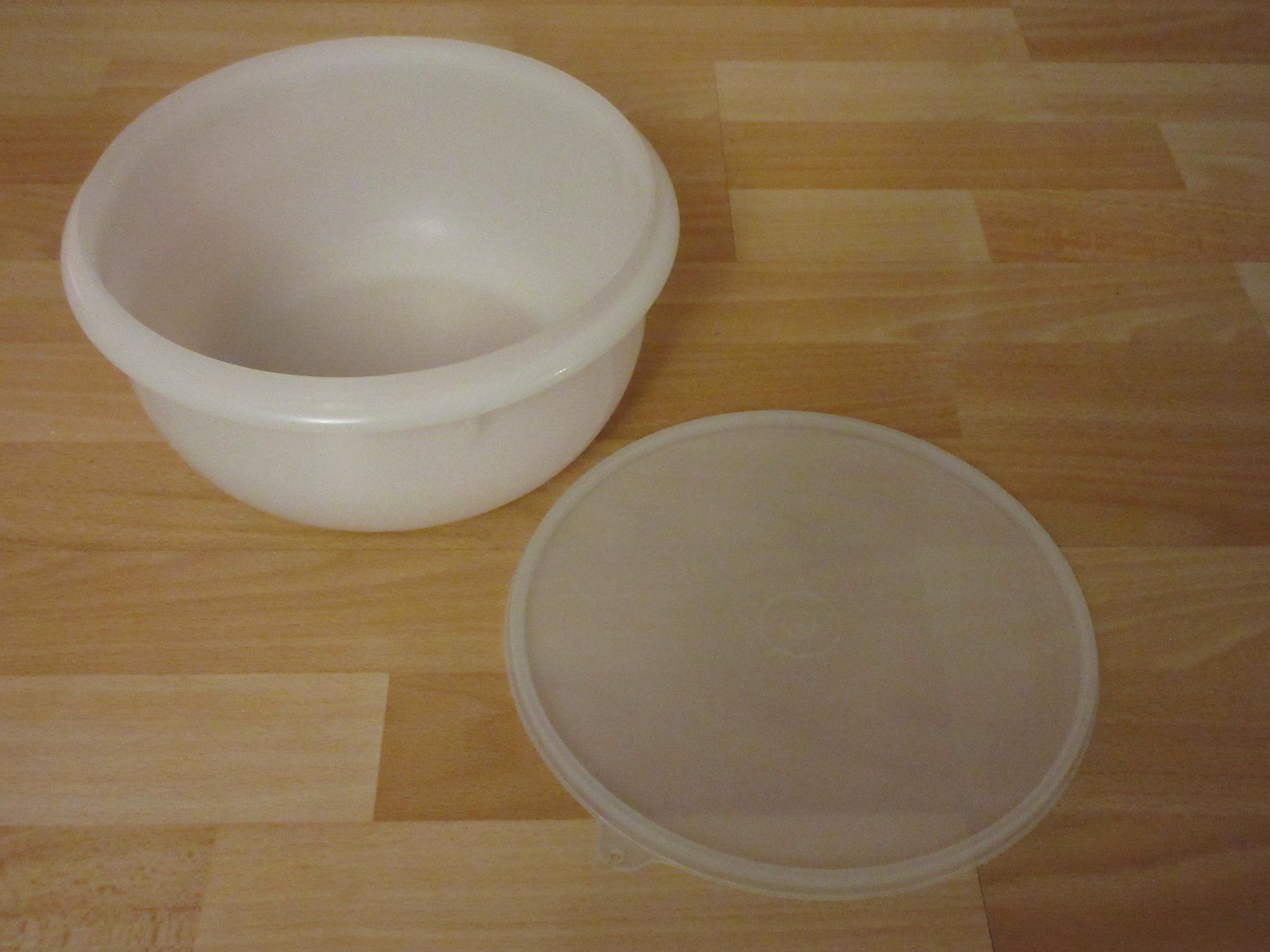Coupes: Tupperware Teigschüssel – D'occasion à Kaisten par renault015 2