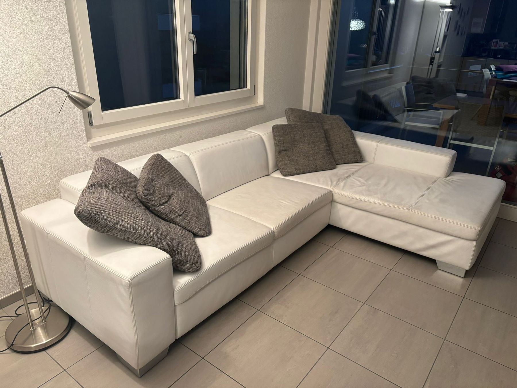 Sofas: Weisses Ecksofa aus Leder – Gebraucht aus Walchwil von Sandy08