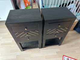 Zwei Nachtische aus Mangoholz