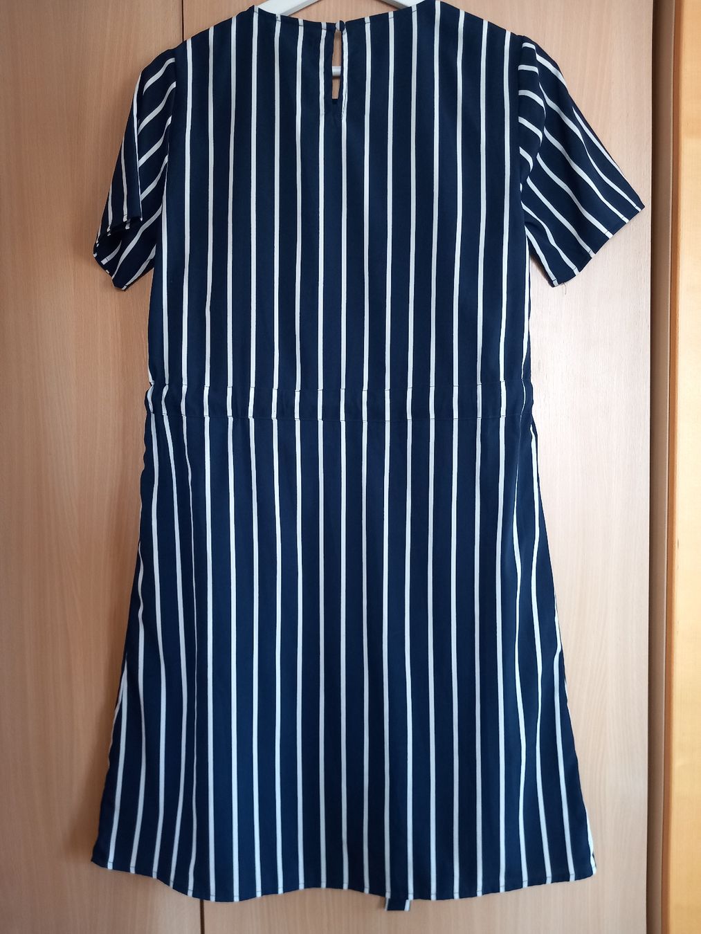 Pieces Vestiti: Robe bleu marine à rayures Pieces – Usato da Faoug venduto da per_kp6r 2