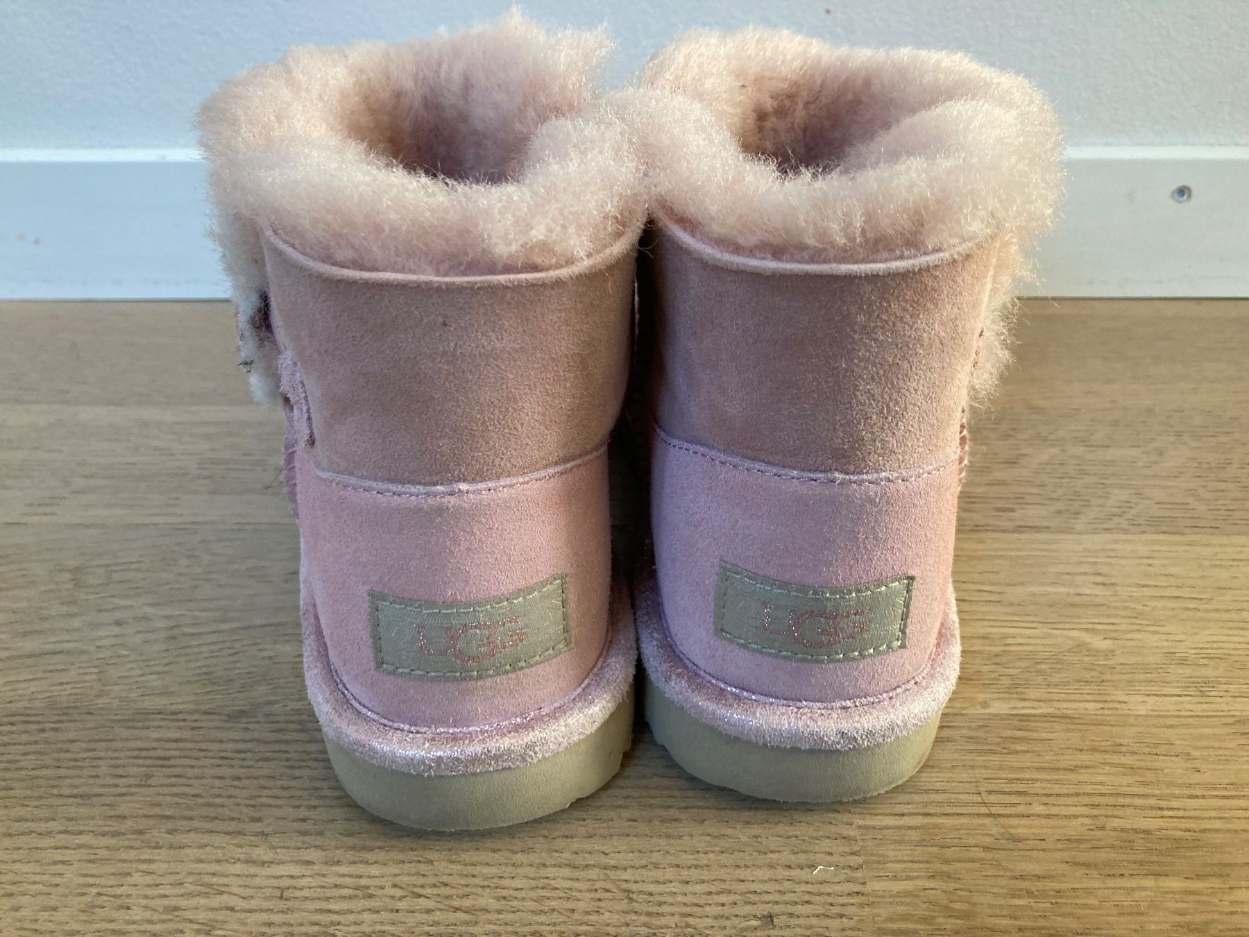 Ugg Schuhe für Mädchen: UGG Winterstiefel Grösse 33.5 – Gebraucht aus Köniz von Hollis01 2