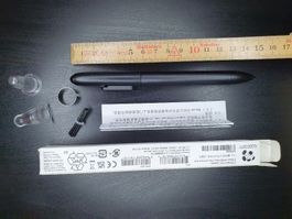 Wacom Stift DTK1651 Pen (Schwarz) + 5 Ersatzminen, Neu!