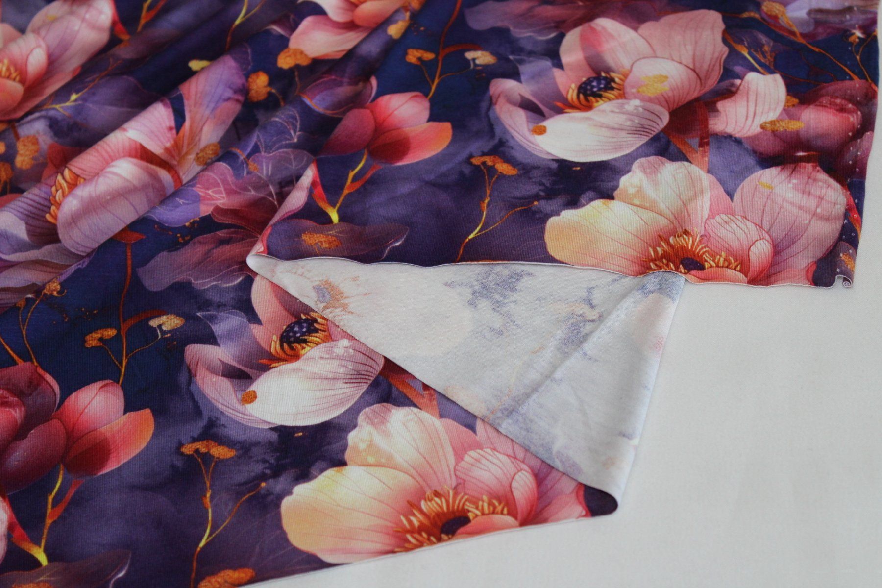 Tessuti: Stoff Viscosejersey Digitaldruck blaulila/Blumen – Nuovo (secondo la descrizione) da Obfelden venduto da solomon111 3