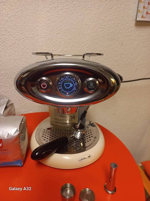 Macchine per caffè & Macchine per espresso: Illy Kaffemaschine X7 – Usato da Zürich venduto da superspaniuz