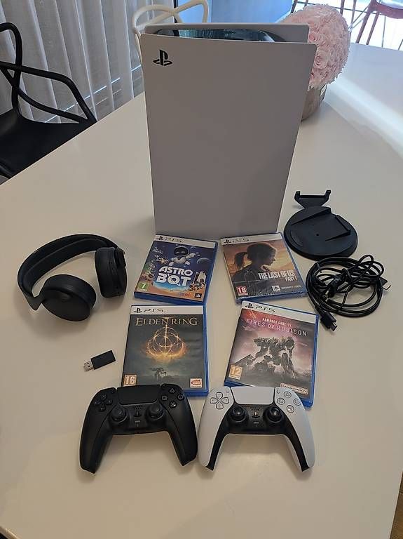 Sony Consoles: Playstation 5 disc edition – D'occasion à Genève par Joul1285