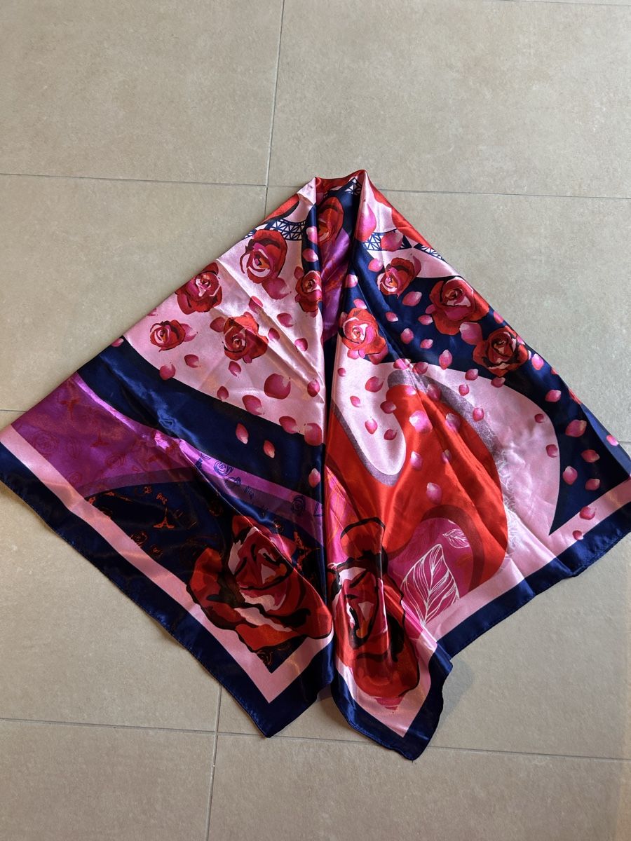 Foulards & écharpes: Foulard – Neuf (Voir description) à Founex par etswang 1