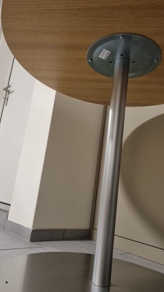 Tische: Design-Bistrotisch hochwertig – Gebraucht aus Grüt (Gossau ZH) von puni68 3