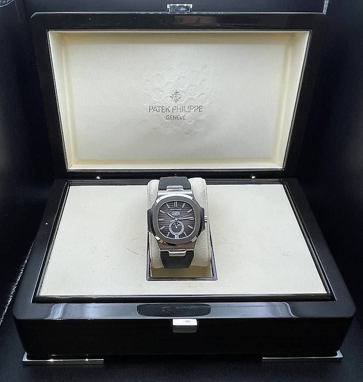 Patek Philippe Montres: Patek Philippe Nautilus Ref. 5726A-001 Year 2011 – D'occasion à Lugano par luganotopwatches 7