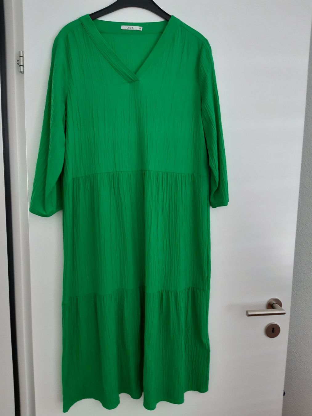 Cecil Vestiti: Damenkleid Cecil  grün – Nuovo (secondo la descrizione) da Wettingen venduto da beahu 1