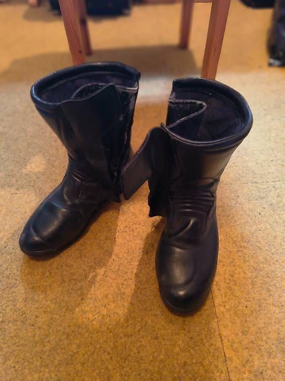 Chaussures femmes: verkaufe getragene Töffstiefel – D'occasion à Balsthal par 3533caroline 1