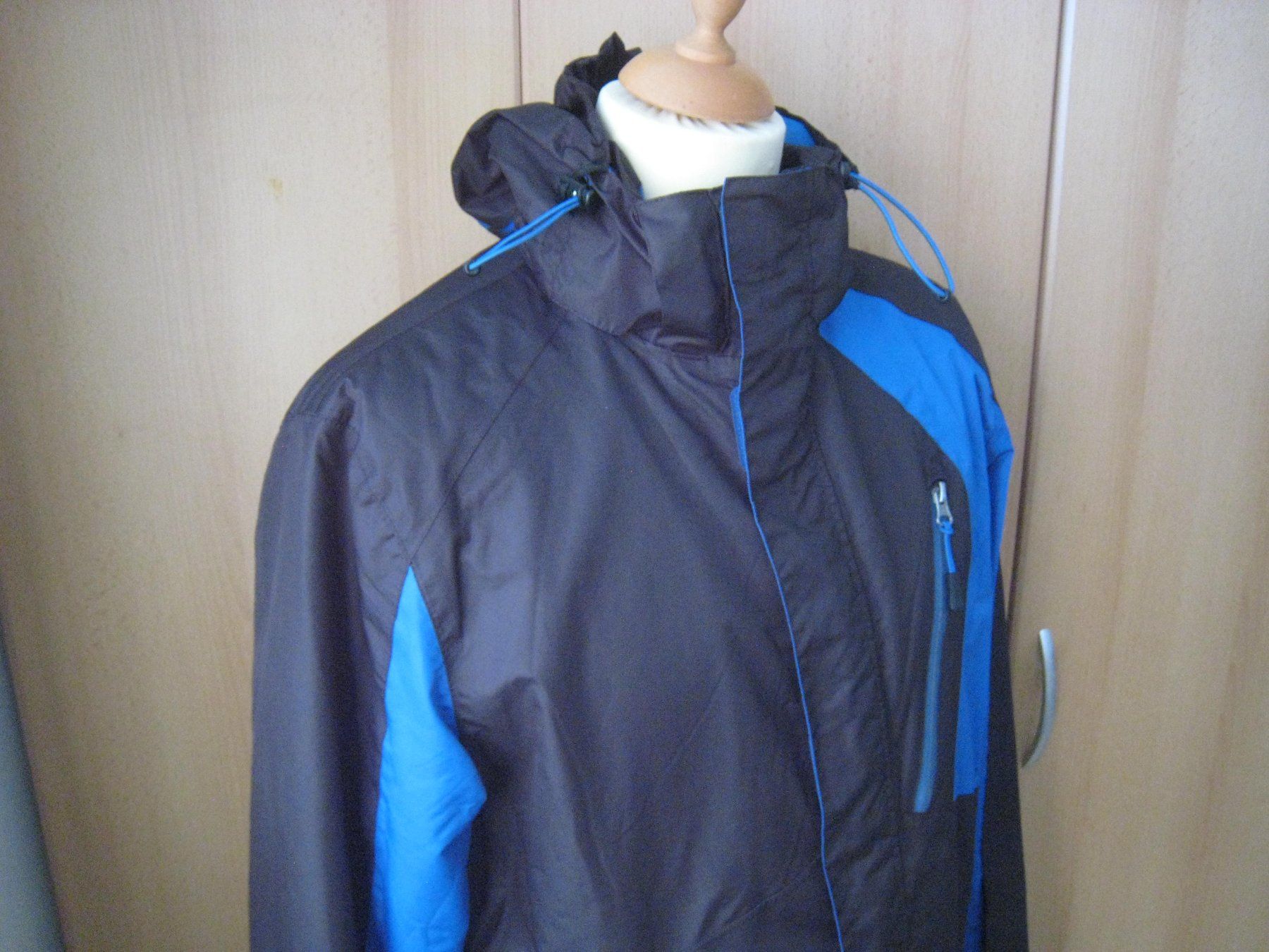 Giacche: blau-schwarze Crivit Winter-JACKE Gr. 52 – Usato da Dättlikon venduto da Mamakuga 1
