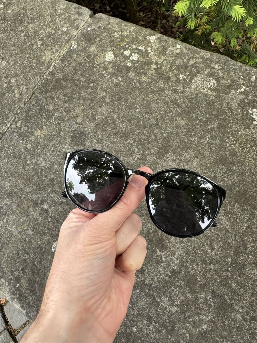 Occhiali & Lenti: Le Specs Le Tough Sunglasses Black Stylish – Usato da Effretikon venduto da rus_2l2p 3