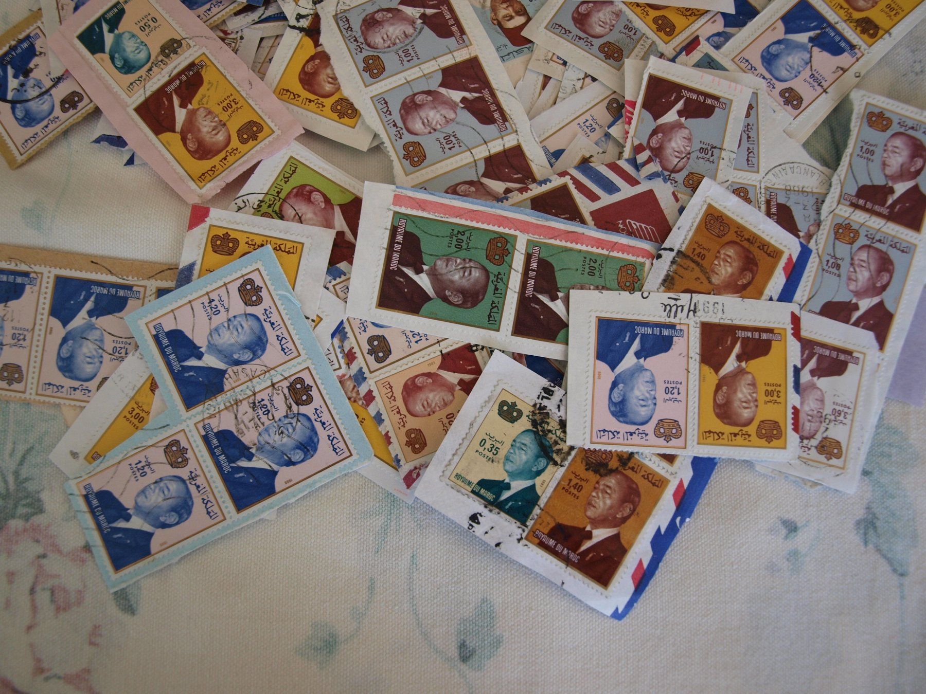 Alle Briefmarken: Maroco  ca 100 Marken . mit Papier + Abgelöst – Gebraucht aus Aarau von Marcele0 3