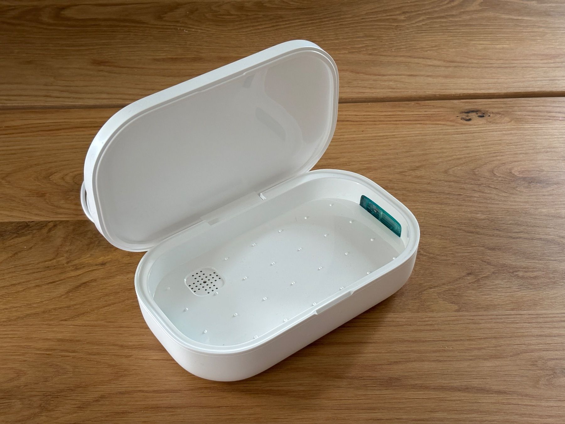 Caricabatterie: UV Sterilisationsbox mit Wireless Ladefunktion – Usato da Maienfeld venduto da JENNINO 3