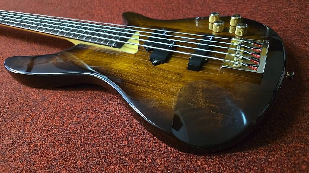 Strumenti musicali: Basso Dean 1992 5 corde – Usato da Losone venduto da Carlomagno72