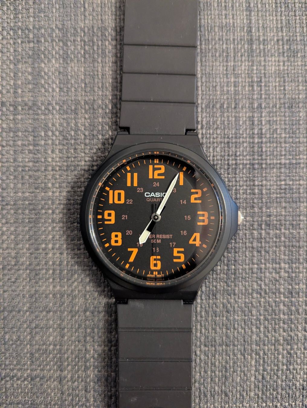 Casio Orologi: Casio Armbanduhren MW-240-4BVDF – Usato da Fribourg venduto da balzabalza