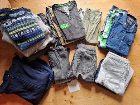 Jungs Kleider