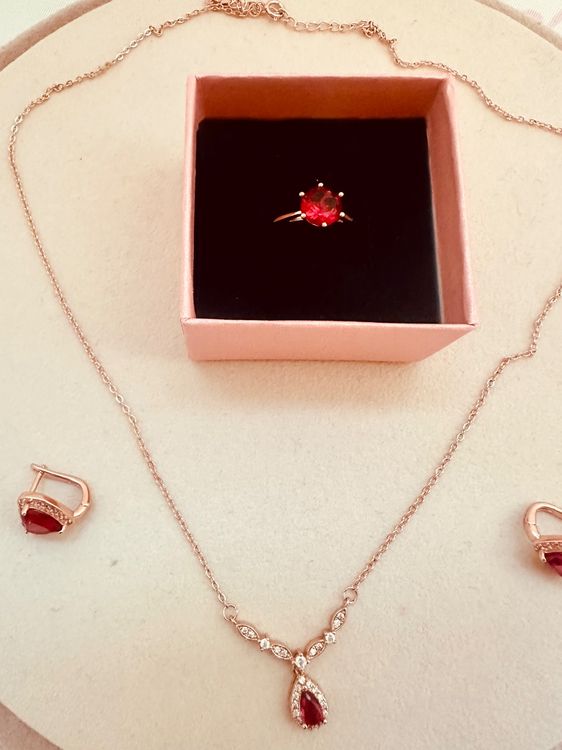 Autres bijoux: Parure rouge rubis, bague, et boucles – Neuf avec emballage d'origine à St-Maurice par Sandrinette123 1