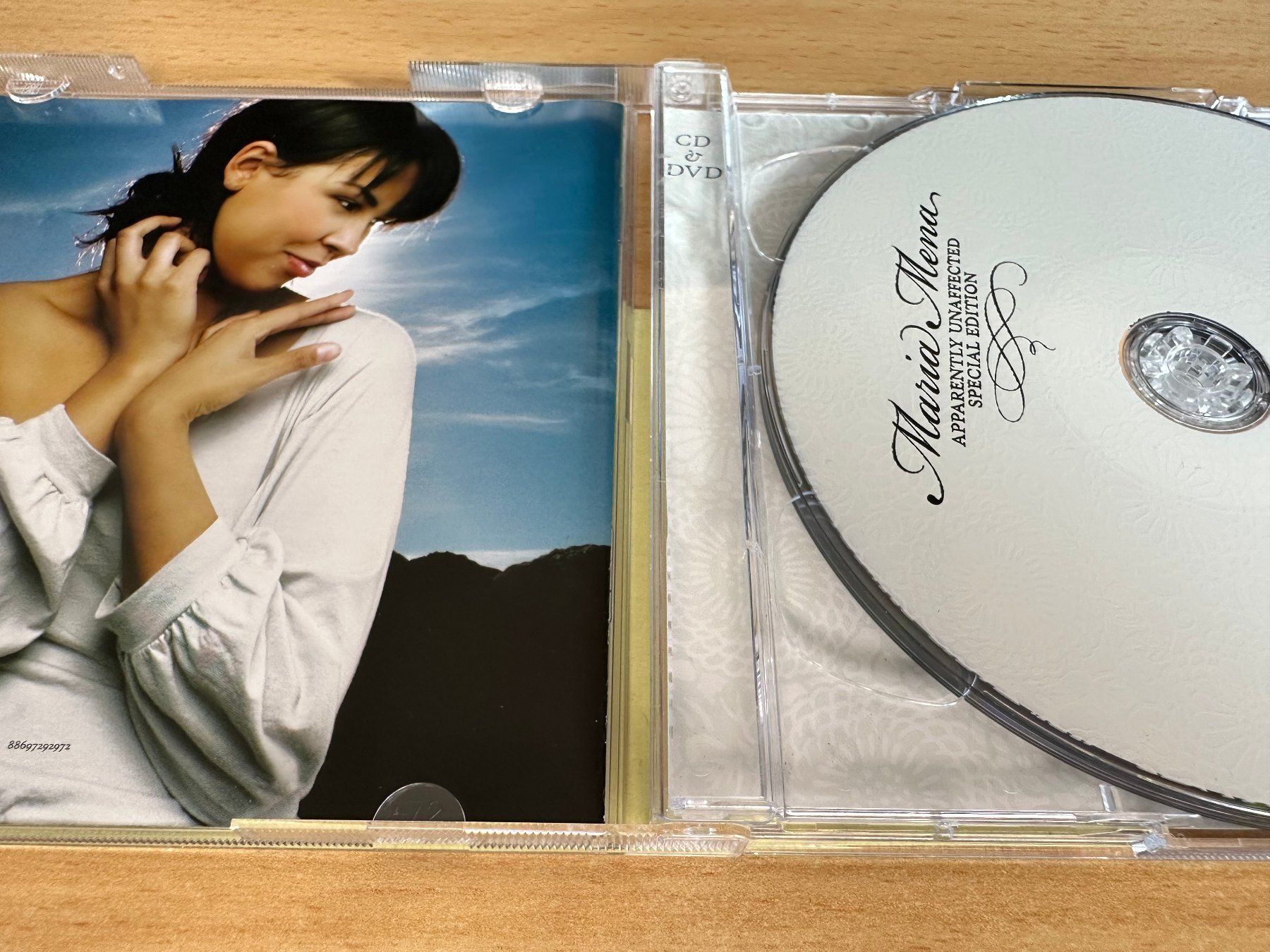 CD: Maria Mena – Apparently Unaffected - CD & DVD – Usato da Rikon im Tösstal venduto da Alpenmutz 2
