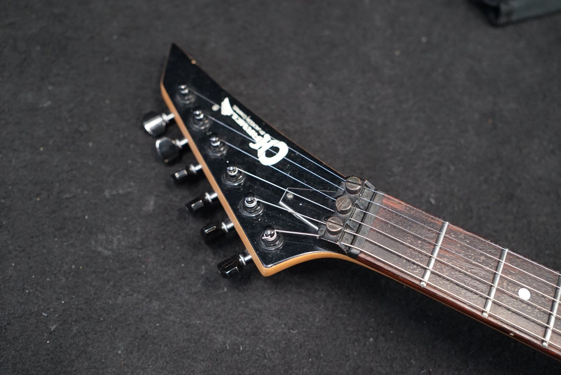 Charvel Strumenti musicali: Charvel Mod.2 E Gitarre mod. mit Case red – Usato da Ortschwaben venduto da Musictrade 5