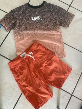 H&M T-Shirt & kurze Hose Set Gr. 134/140 sommerlich 54 Zeich