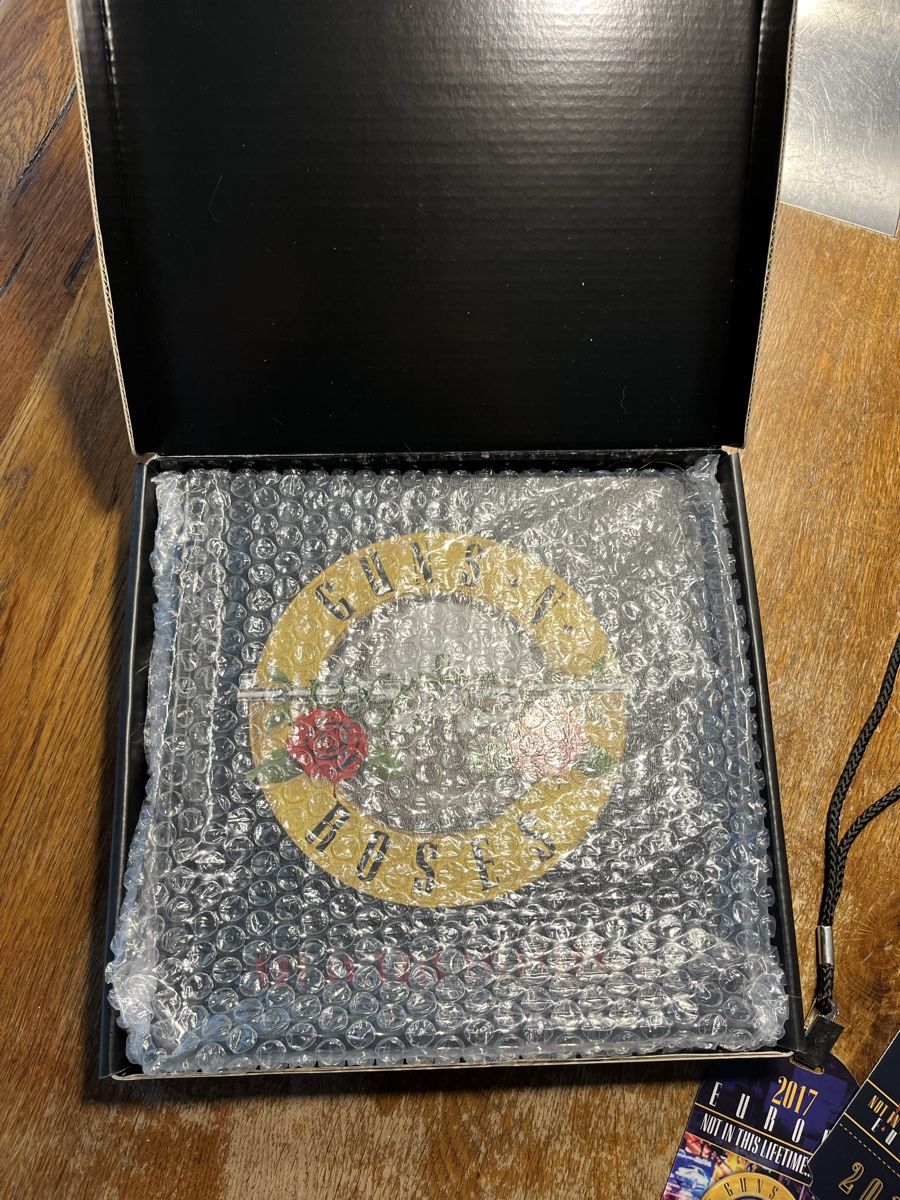 Bücher: GUNS N’ ROSES VIP Pack 2017 – Gebraucht aus Rottenschwil von gle81 1