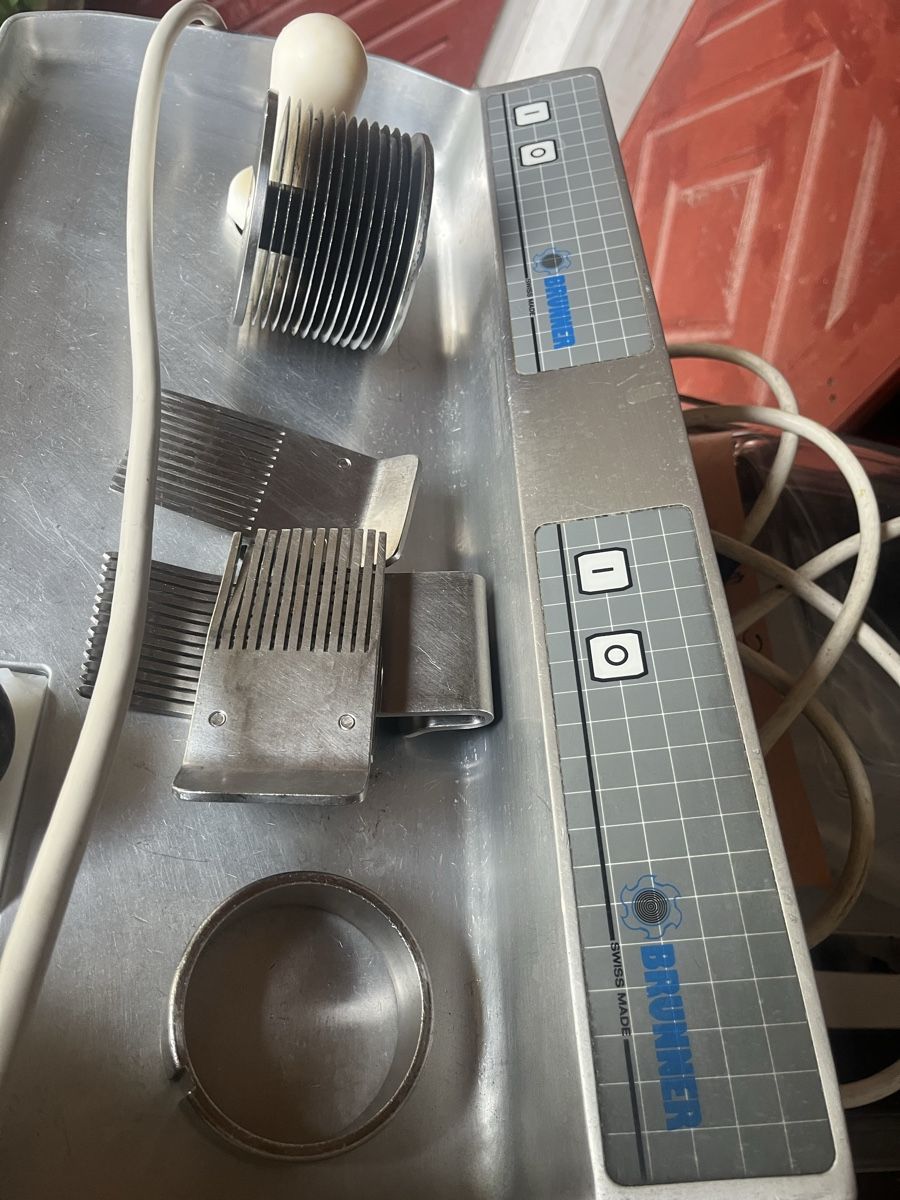 Tutte le macchine: Brunner Fleischwolf Combistar TS mit Zubehör  – Usato da Flaach venduto da Auto6011 3