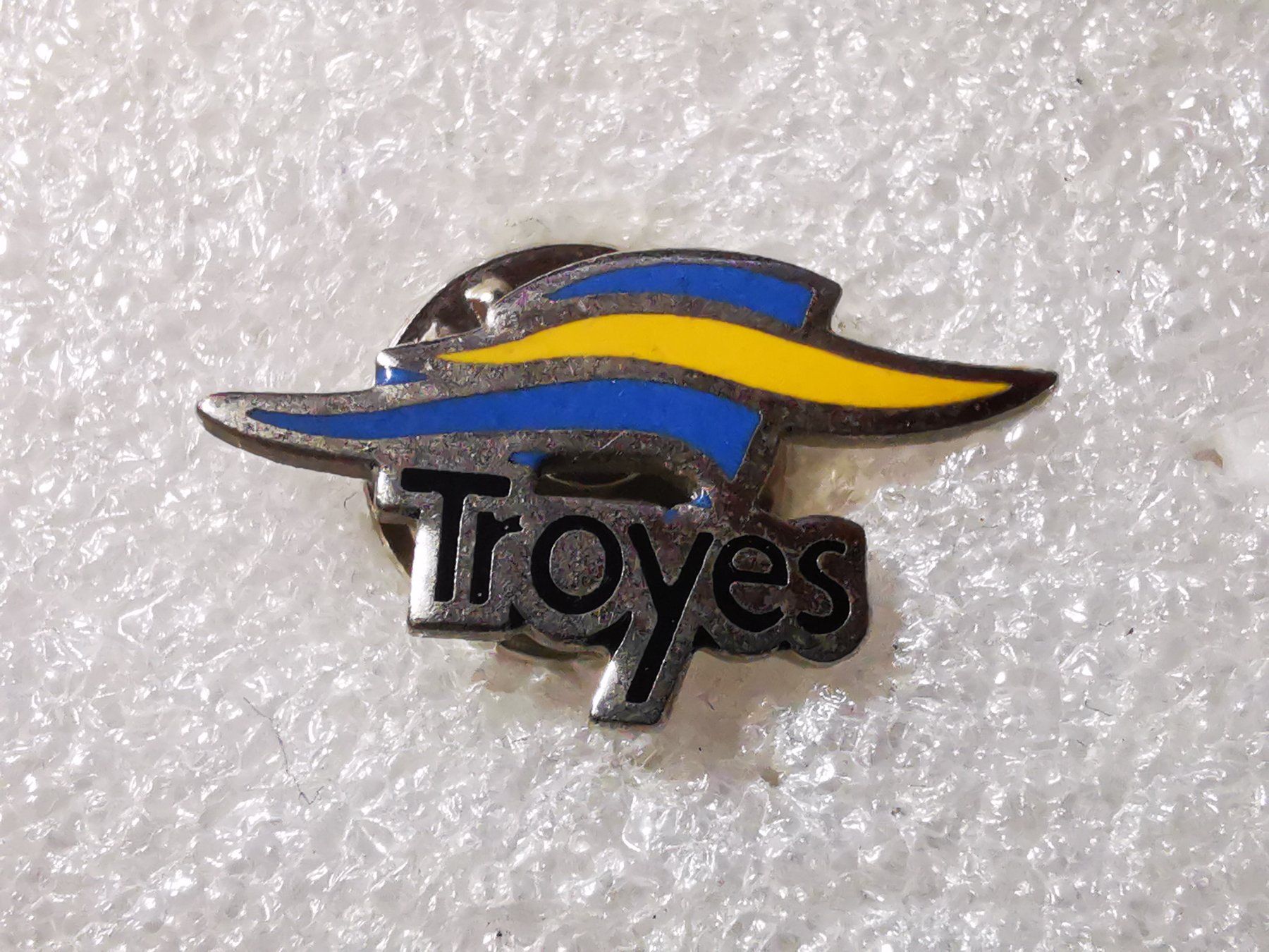 Placchette & Badge: Ansteckpin 10: Troyes – Usato da Oppligen venduto da Pin-Fall-Shop