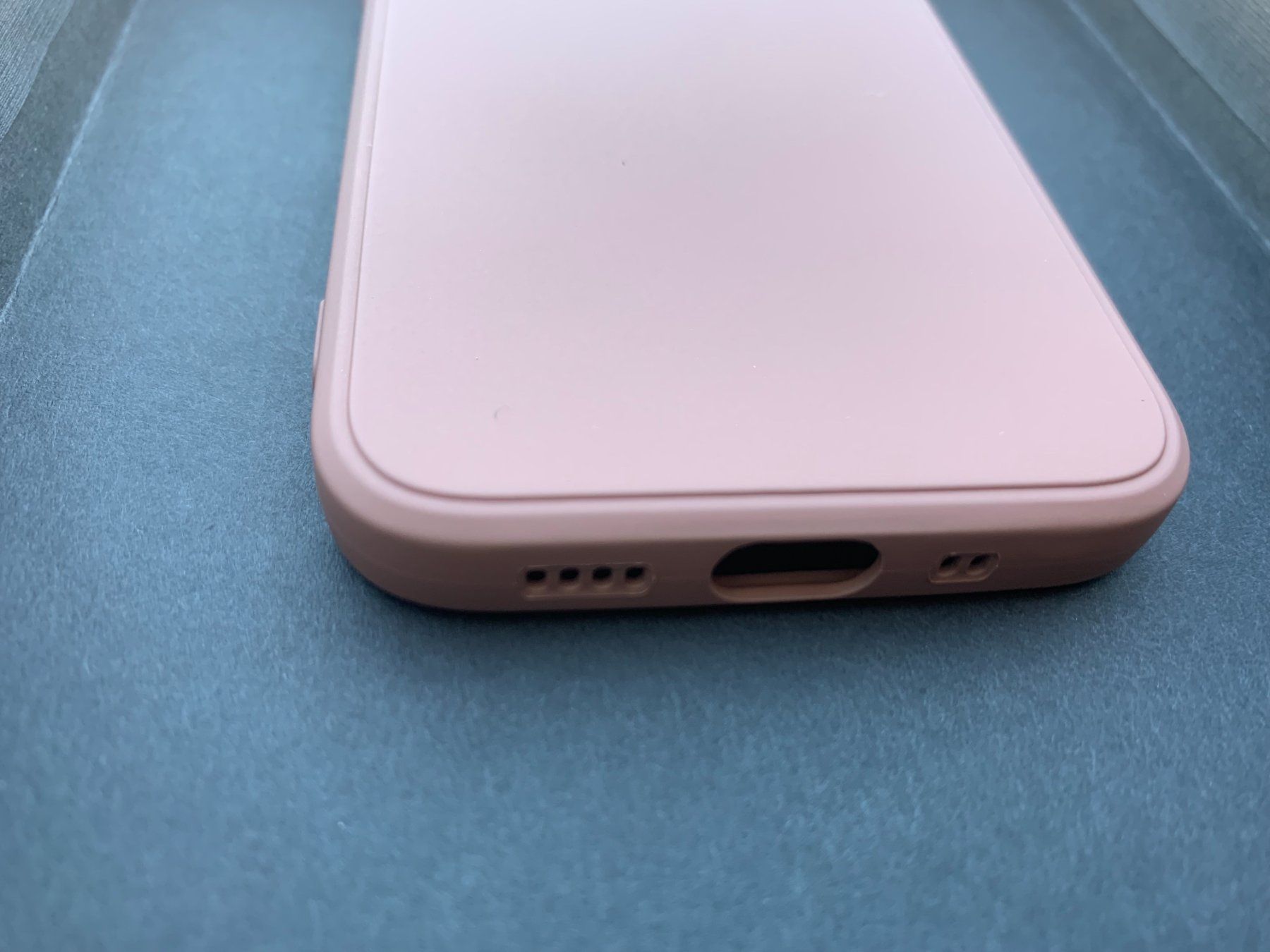 Apple Cover & Protezioni schermo: Silikon Cover - braun - iPhone 13 Pro – Nuovo e nell'imballaggio originale da Zürich venduto da martin1009 3