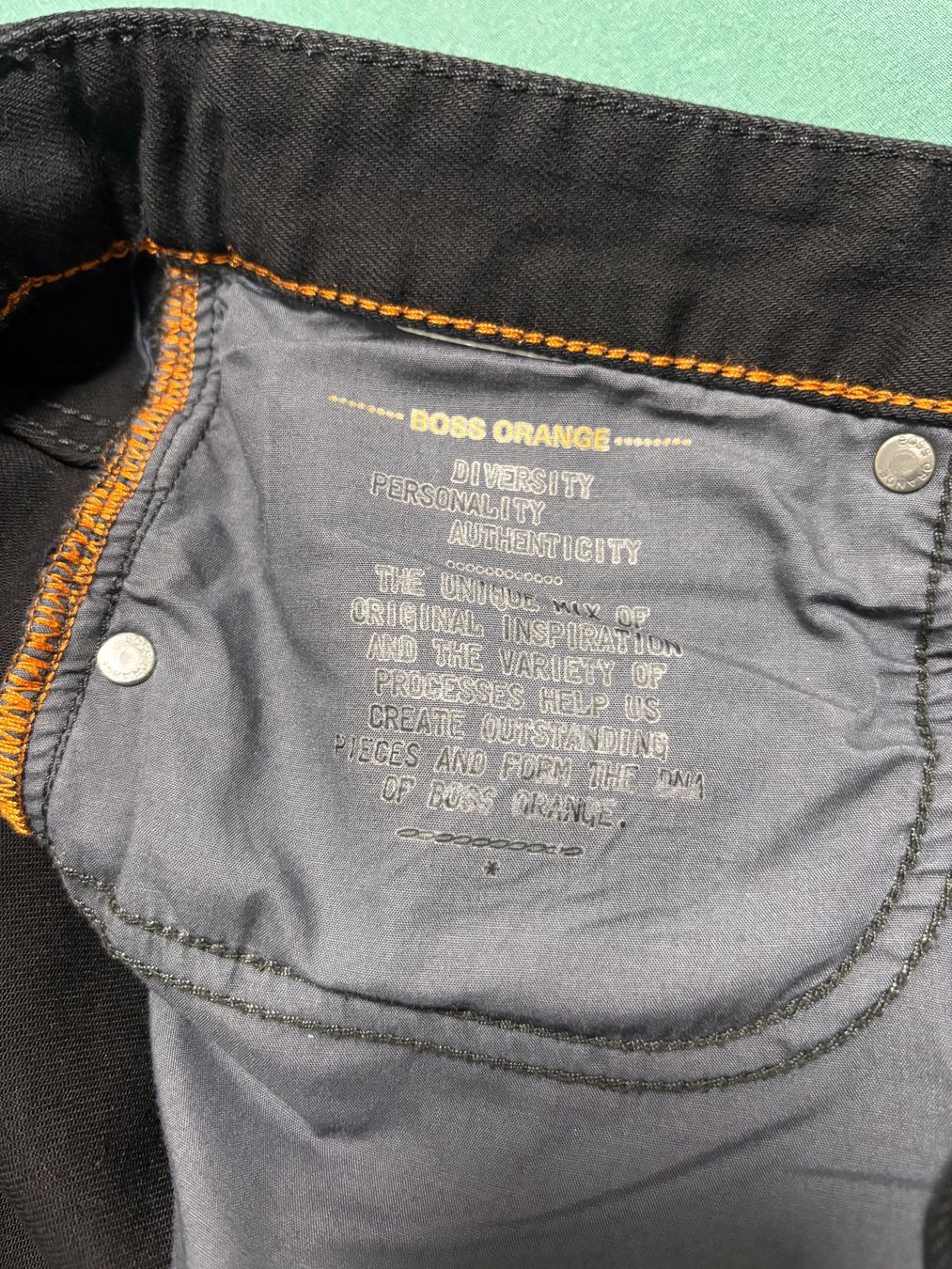 Hugo Boss Pantaloni: BOSS Herrenhose, Grösse 32/32 – Usato da Zollikerberg venduto da Jvac2 3