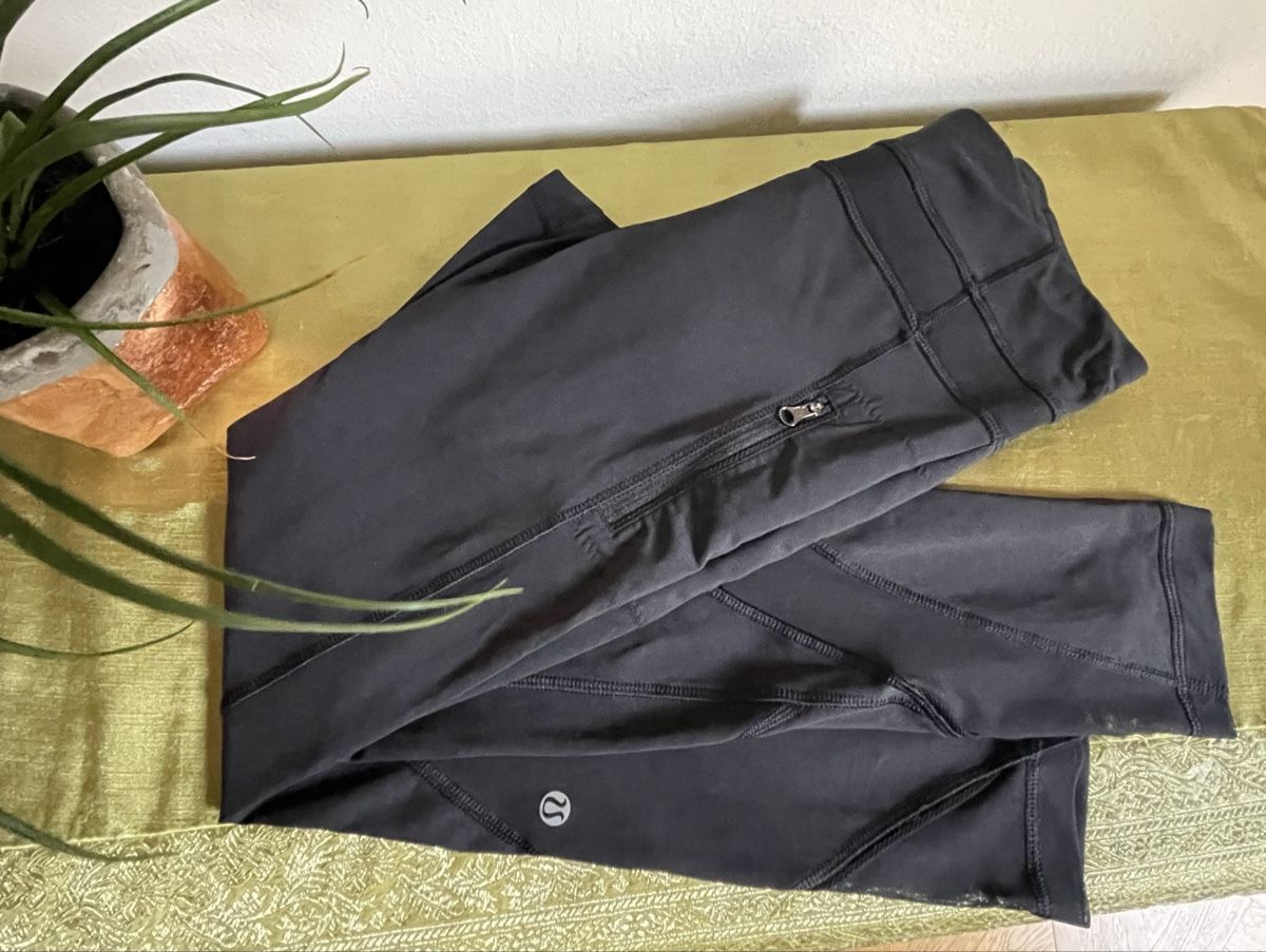 Lululemon Leggings: Lululemon leggings neri – Usato da Quinto venduto da Arpe11 1