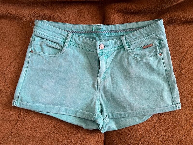 Pantaloni: SFERA Shorts Kurze Hose 40 – Usato da Horgen venduto da linuxrp