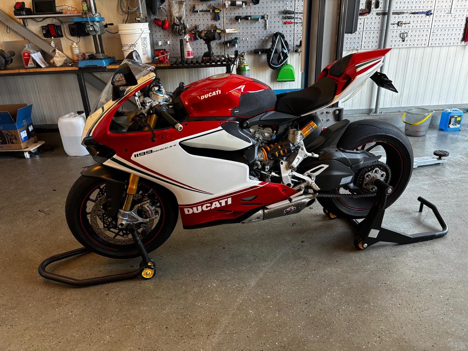 Ducati Strada: Ducati Panigale 1199s Tricolore – Usato da Kirchenthurnen venduto da maegu_ 2