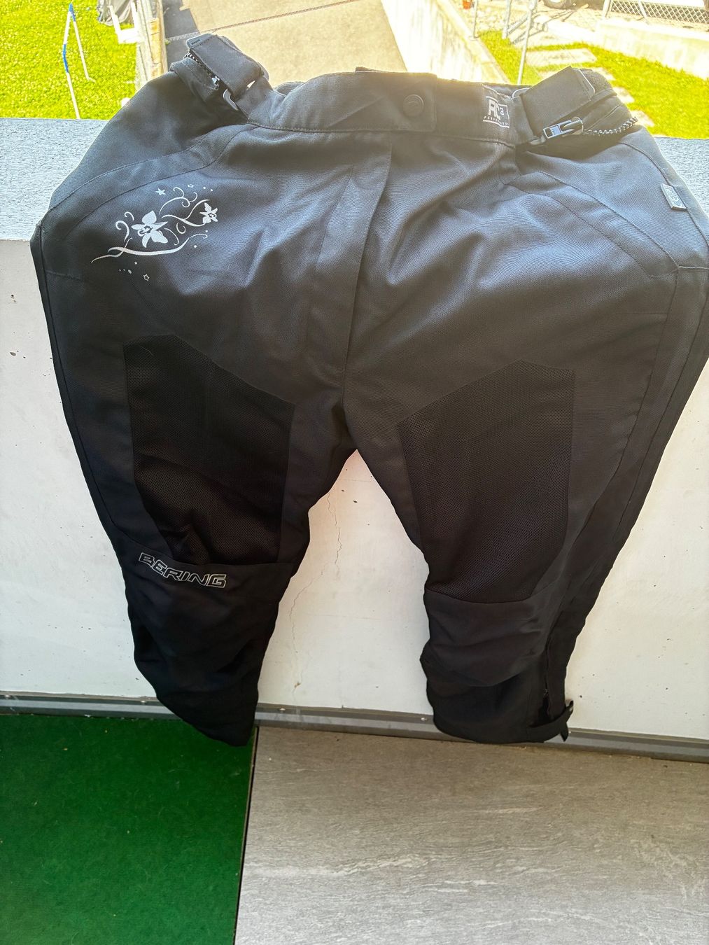 Lotti di vestiti: Giacca+pantaloni moto – Usato da Gordola venduto da pam_977x 2
