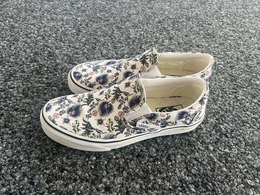 Vans slip on hot sale special edition