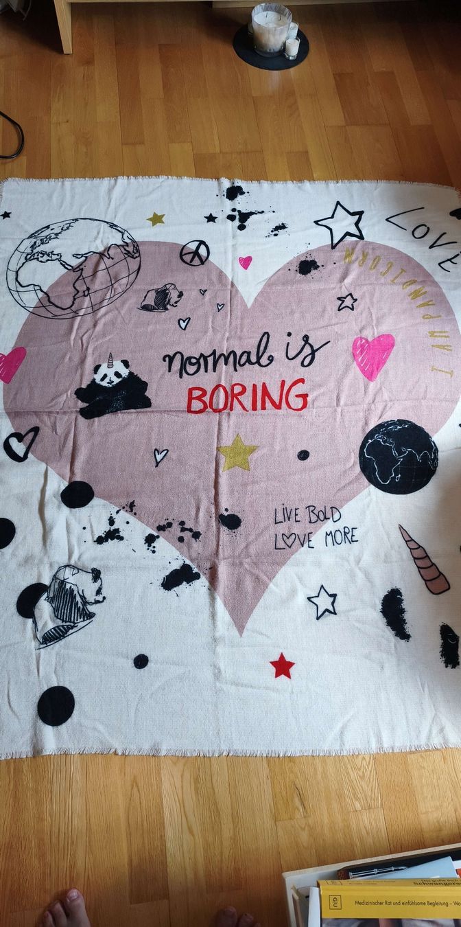 Codello Foulard & Sciarpe: Schal "Normal is boring" Codello wie neu – Nuovo (secondo la descrizione) da Zürich venduto da ant_5rjb