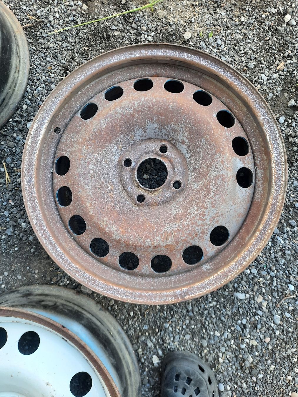 Opel Cerchioni: Stahlfelgen 4x100  ET37 16Zoll – Usato da Tann venduto da Maett83 2
