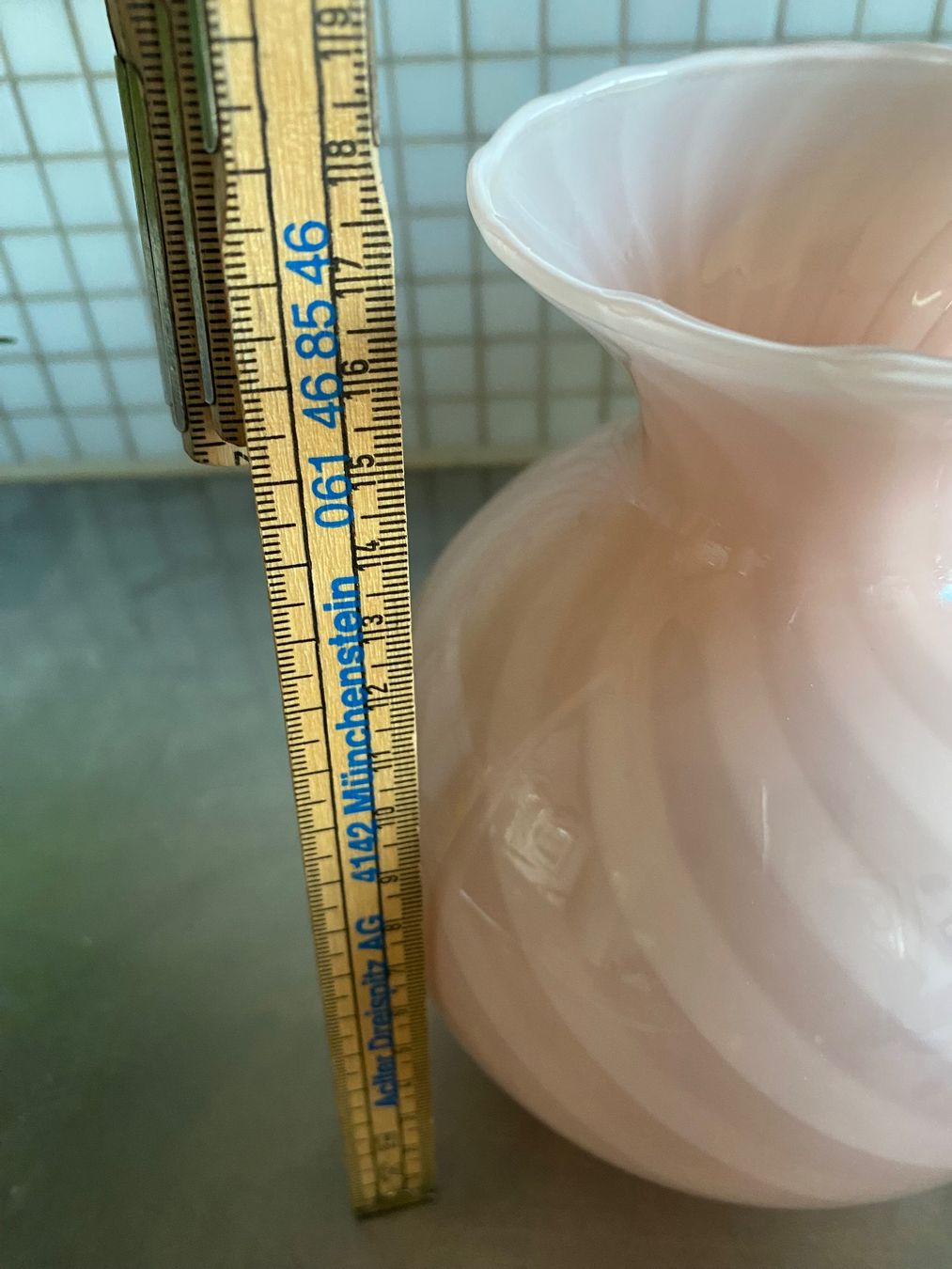 Murano Vasi & Recipienti: Wunderschöne Murano-Vase  Wirbelmuster, rosa gestreift 60er – Usato da Solothurn venduto da BORGHAGEN 3