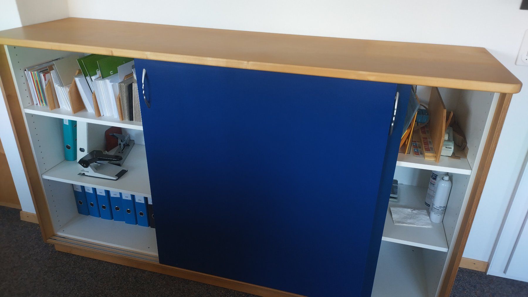 Cassettiere: Sideboard Schrank mit Schiebetüren – Usato da Zollikerberg venduto da Alasaka2013 4