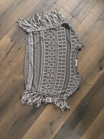 Poncho mit Fransen, Ethno-Muster 