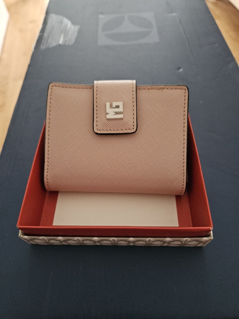 Portamonete: Porte carte rose – Nuovo e nell'imballaggio originale da Yverdon-les-Bains venduto da enzine 2