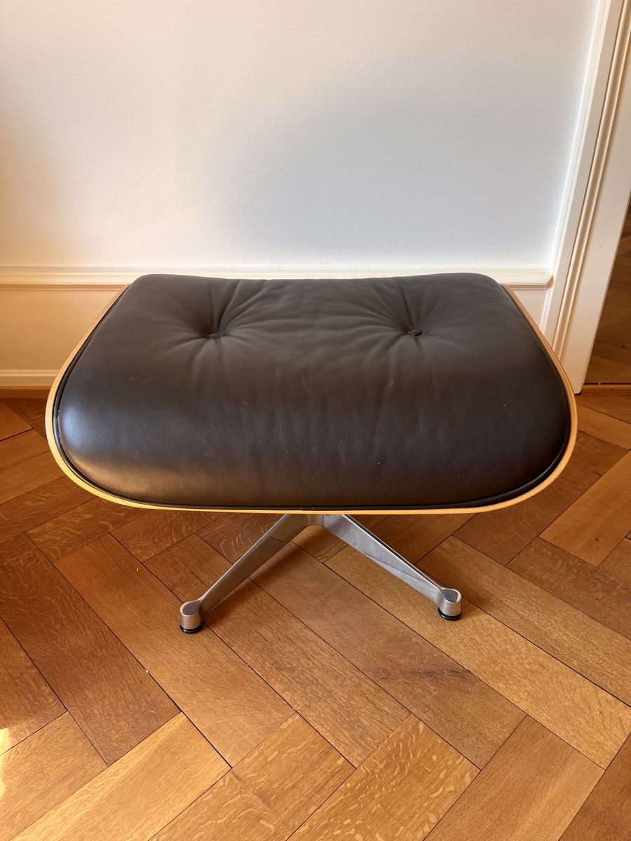 Vitra Fauteuils: Charles & Ray Eames Lounge Chair mit Ottoman – D'occasion à Basel par sha_7vmd 3
