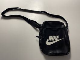 Nike Handtasche schwarz Kunstleder