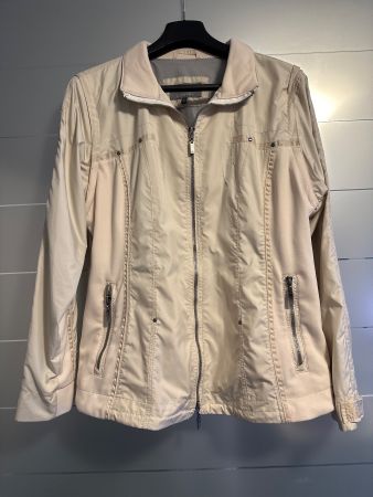Jacke Gr. 42 beige/ Ärmel abnehmbar