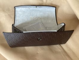 Gucci Sonnenbrillen-Etui mit Tuch, braun, GG-Monogramm 🕶️👜