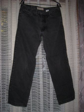 Herrenjeans Cotten Art schwarz Grösse 36 (46?)