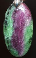 Anhänger L-1975 – Rubin Zoisit Edelstein – 34x18mm
