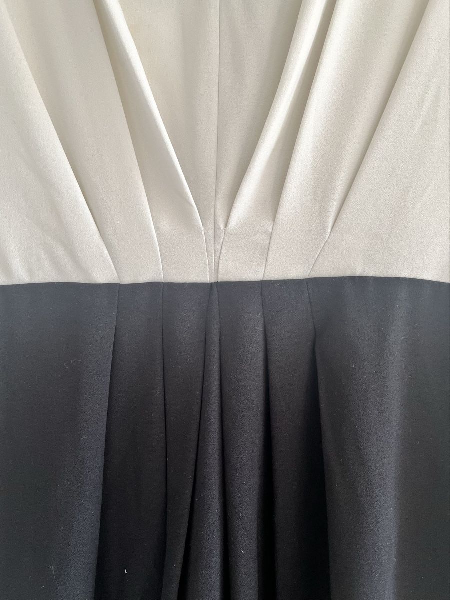 H&M Vestiti: H&M Kleid schwarz-weiss Grösse 40  – Usato da Winterthur venduto da Mahonyy 1