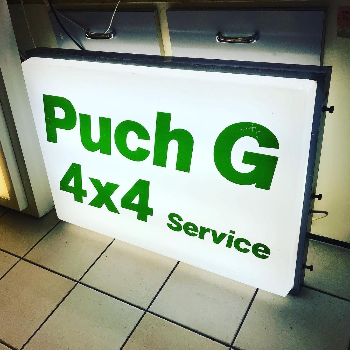 Puch Insegne: Puch G  4x4 - Leuchtreklame (doppelseitig) – Usato da Erlinsbach venduto da Stu-ff 1
